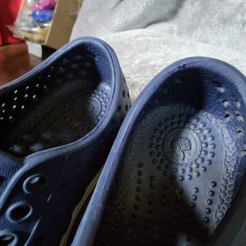 Native Jefferson Shoes Kids Size C5 Navy Blue Good Perforated Slip On Sneakers